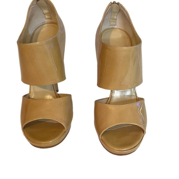 Jimmy Choo Nude Patent leather Peep Toe Platform heels Back Zip Size 37 / US 7 - Picture 3 of 12